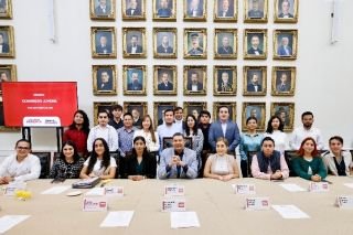 La juventud, clave en el futuro sostenible y tecnol&oacute;gico de Puebla: Armenta