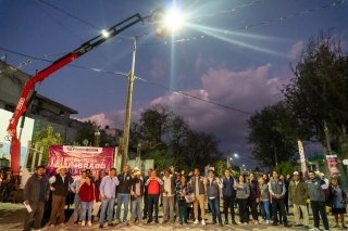 Entreg&oacute; Gobierno de la Ciudad modernizaci&oacute;n de luminarias con tecnolog&iacute;a LED en Azumiatla