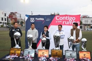 Ayuntamiento de puebla celebr&oacute; torneo de f&uacute;tbol entre dependencias para fomentar el deporte