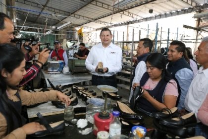 Impulsa Armenta 3 centros de distribuci&oacute;n de calzado en apoyo a la econom&iacute;a familiar y regional