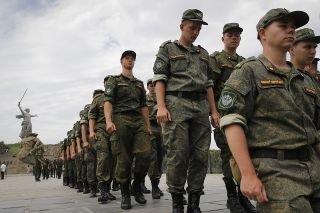 Putin firma decreto para incrementar contingente del ej&eacute;rcito ruso