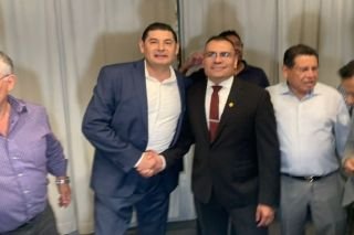 Impulsa Alejandro Armenta representaci&oacute;n migrante e inversiones desde EE.UU.
