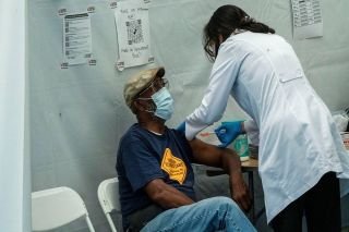 Hay esperanza: Pfizer prev&eacute; que &ldquo;vieja normalidad&rdquo; vuelva en un a&ntilde;o; esto se requerir&iacute;a para ello