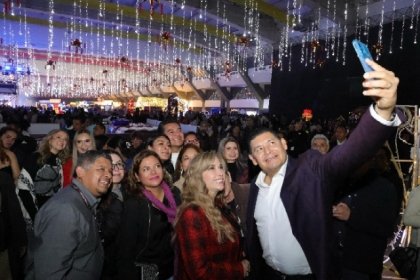 ​&iexcl;&Aacute;rbol, toboganes y cenas gratis! Armenta abre las puertas del Festival Navide&ntilde;o en el Centro Expositor