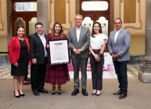 Pepe Chedraui reconoce labor de los medios de comunicaci&oacute;n e inaugura Sala de Prensa en el Palacio Municipal