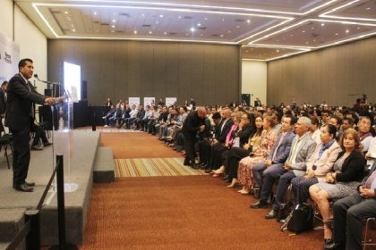 Abrazan presidentes municipales de Puebla la pol&iacute;tica de asistencia social del SEDIF
