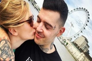 Ucraniana se&ntilde;alada como &ldquo;rompehogares&rdquo; queda ciega poco despu&eacute;s de huir con un padre de familia