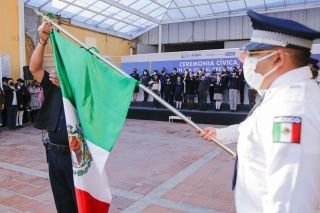 Encabeza mundo Tlatehui primera ceremonia c&iacute;vica del a&ntilde;o con alumnos de la unidad educativa &ldquo;Blandina torres de Mar&iacute;n&rdquo;