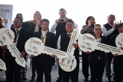 En reconocimiento a su labor, Gobierno de Puebla fortalece unidades a la Fiscal&iacute;a