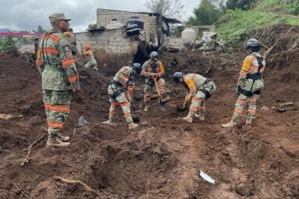 Fuerzas Armadas y Gobierno de Puebla reconstruyen en la Sierra Norte
