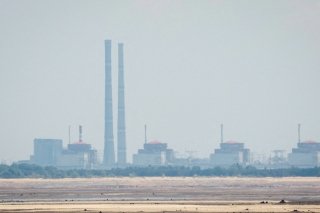 Rusia presume bombardeo a base a&eacute;rea en Ucrania, pero denuncia ataque contra central nuclear