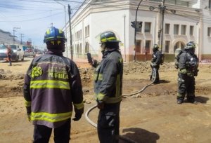 Fuga de gas en la 11 Oriente obliga a evacuar a m&aacute;s de mil 200 personas