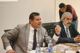 Para Amlo y para los senadores de morena, los empresarios son aliados para reactivar la econom&iacute;a: Armenta