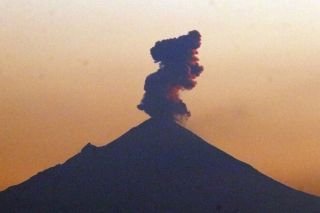 &iquest;Est&aacute; inquieto? Popocat&eacute;petl lanza emisiones de vapor de agua y ceniza