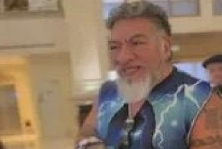 Carlos Trejo denuncia presunta discriminaci&oacute;n en hotel de Nuevo Le&oacute;n por su apariencia