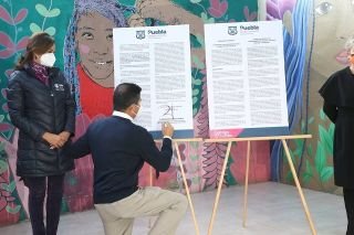 En puebla capital, cero tolerancia al acoso y hostigamiento sexual y laboral a mujeres: Eduardo Rivera P&eacute;rez