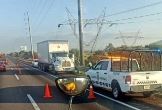 GN recupera cami&oacute;n robado con lujo de violencia en la Puebla-M&eacute;xico