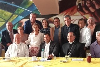 Monse&ntilde;or V&iacute;ctor S&aacute;nchez y su cumplea&ntilde;os 75 en el Seminario