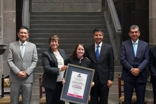 Eduardo Rivera P&eacute;rez reconoce a la juventud poblana