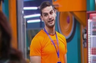 Adri&aacute;n Marcelo amenaz&oacute; a Arath de la Torre en &lsquo;La Casa de los Famosos&rsquo; 2024