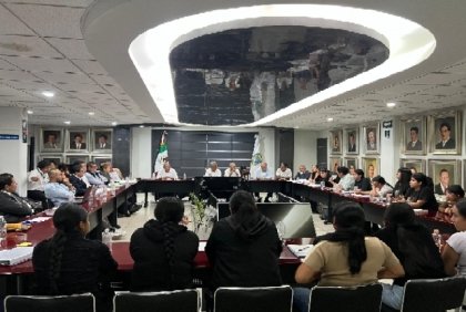 Di&aacute;logo abierto para establecer acuerdos en el marco de la legalidad y el respeto