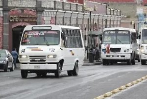 Impactante! Ladrones asaltan ruta Azteca y golpean al conductor