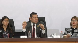 Ent&eacute;rate|| Invita gobernador a poblanas y poblanos en situaci&oacute;n de vulnerabilidad a cenar en el Centro Expositor de Los Fuertes