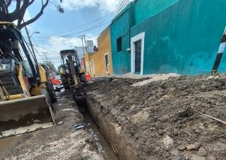Agua de Puebla Sustituy&oacute; la Red de Drenaje Sanitario de la 11 ote, en beneficio de 2,800 habitantes de las colonias Azc&aacute;rate y Analco