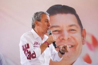 Colonia Constituci&oacute;n Mexicana arropa a Pepe Chedraui y Armenta