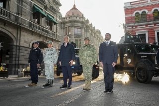 Encabeza Pepe Chedraui pase de lista a fuerzas municipales en el Z&oacute;calo de Puebla