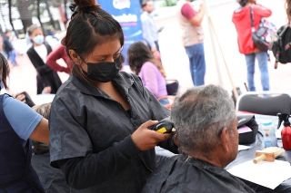 SMDIF Puebla brind&oacute; jornada de servicios a personas adultas mayores en el Paseo Bravo