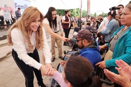 Entrega SEDIF apoyos por 9.6 millones de pesos en microrregi&oacute;n de Acatzingo