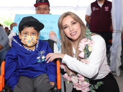 Encabeza Ceci Arellano jornada del Sedif en beneficio de familias de Santo Tom&aacute;s Hueyotlipan