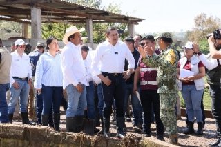 Gobernador Armenta y fuerzas de seguridad nacional, estatal y municipal atienden personalmente y compromete reposici&oacute;n de 70 viviendas afectadas por tromba
