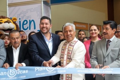SEP present&oacute; el "Plan Becas por la Equidad y Seguridad Educativa"