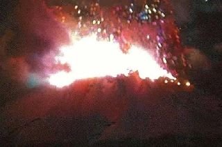 Sin tregua; contin&uacute;an explosiones y ca&iacute;da de ceniza por "Don Goyo"