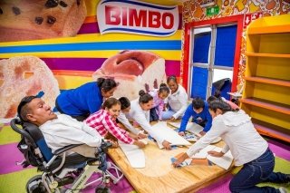 Visitan usuarias y usuarios del CMERI f&aacute;brica de grupo Bimbo