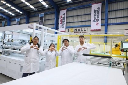 Presidenta Sheinbaum reconoce iniciativa de transici&oacute;n energ&eacute;tica de Puebla en productos de paneles solares