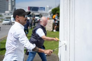 Realiza Gobierno de la Ciudad jornada de mantenimiento en la V&iacute;a Atlixc&aacute;yotl