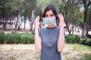 &iquest;A qu&eacute; personas recomiendan continuar usando cubrebocas ante COVID-19?