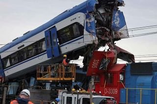 Dos muertos y 9 heridos en choque frontal de trenes en Chile