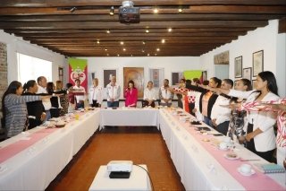 Toma protesta MariElise Budib a presidentas de los subsistemas DIF de las juntas auxiliares de la capital