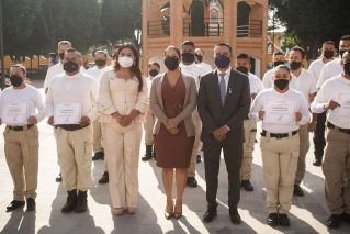 Reconocen a guardias ciudadanos tras finalizar curso de capacitaci&oacute;n