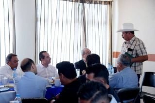 Uni&oacute;n de introductores de ganado invita a Mario Riestra para dialogar