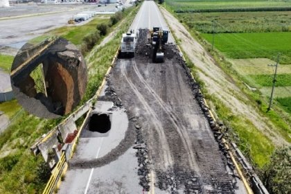 Avanza 40% la reparaci&oacute;n del socav&oacute;n en boulevard Aeropuerto; prev&eacute;n concluir en una semana