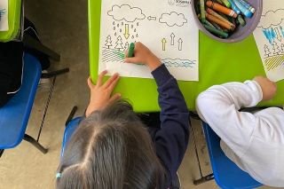 Fomenta gobierno estatal cuidado del agua en menores con juegos y libros