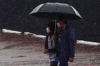 Llegan frente fr&iacute;o 33 y sexta tormenta invernal: habr&aacute; fuertes lluvias y ca&iacute;da de aguanieve