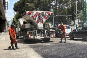 Gobierno de la Ciudad atiende baches en vialidades que conectan con planteles educativos