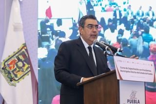 Sergio Salom&oacute;n presidi&oacute; el Curso de capacitaci&oacute;n con presidentes municipales electos&nbsp;