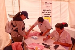 Salud y prevenci&oacute;n llegan a Ahuazotepec con apoyo de Marina y Defensa